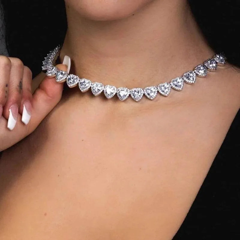 Collar Diamantado Corazones  | Acero inoxidable + Baño en Oro ✨