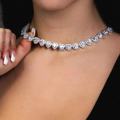 Collar Diamantado Corazones  | Acero inoxidable + Baño en Oro ✨