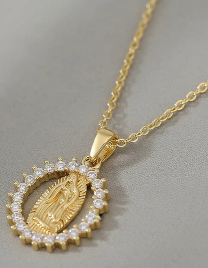 Collar Virgen Maria Proteccion Divina | Acero inoxidable + Baño en Oro ✨