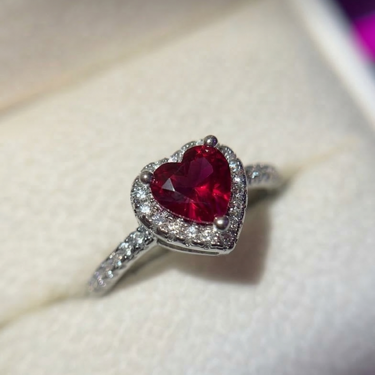 Anillo Corazón Ajustable 🤍 | Acero Quirúrgico + Baño de Oro