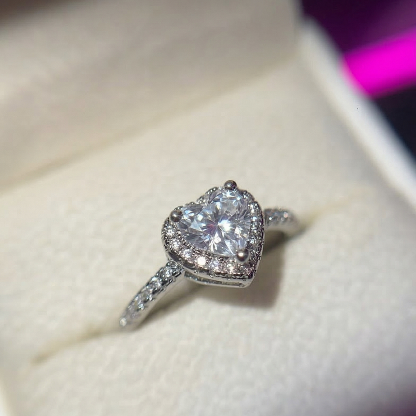 Anillo Corazón Ajustable 🤍 | Acero Quirúrgico + Baño de Oro